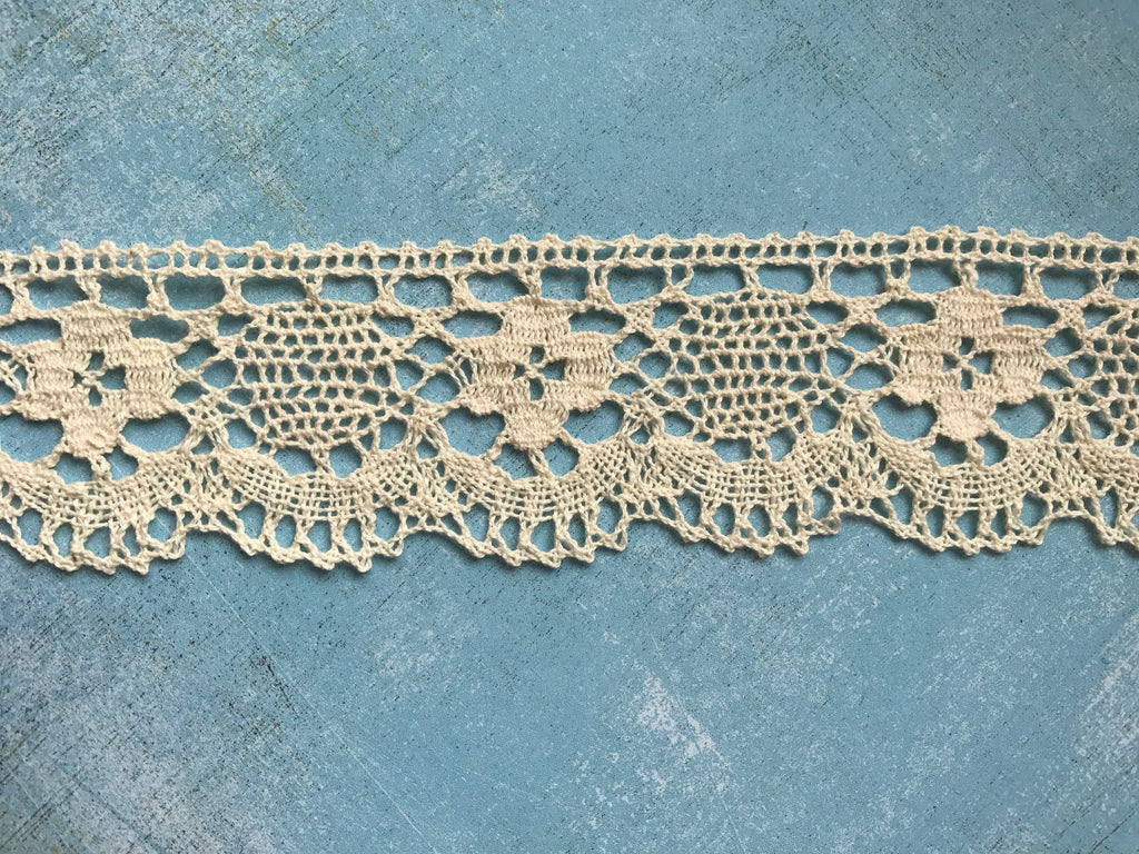 Crochet White Cotton Lace Trim / Vintage Scalloped Lace Trim /