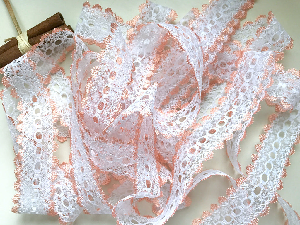 White/Peach Eyelet Knitting Lace 35mm www.thelaceco.co.uk – The Lace Co.