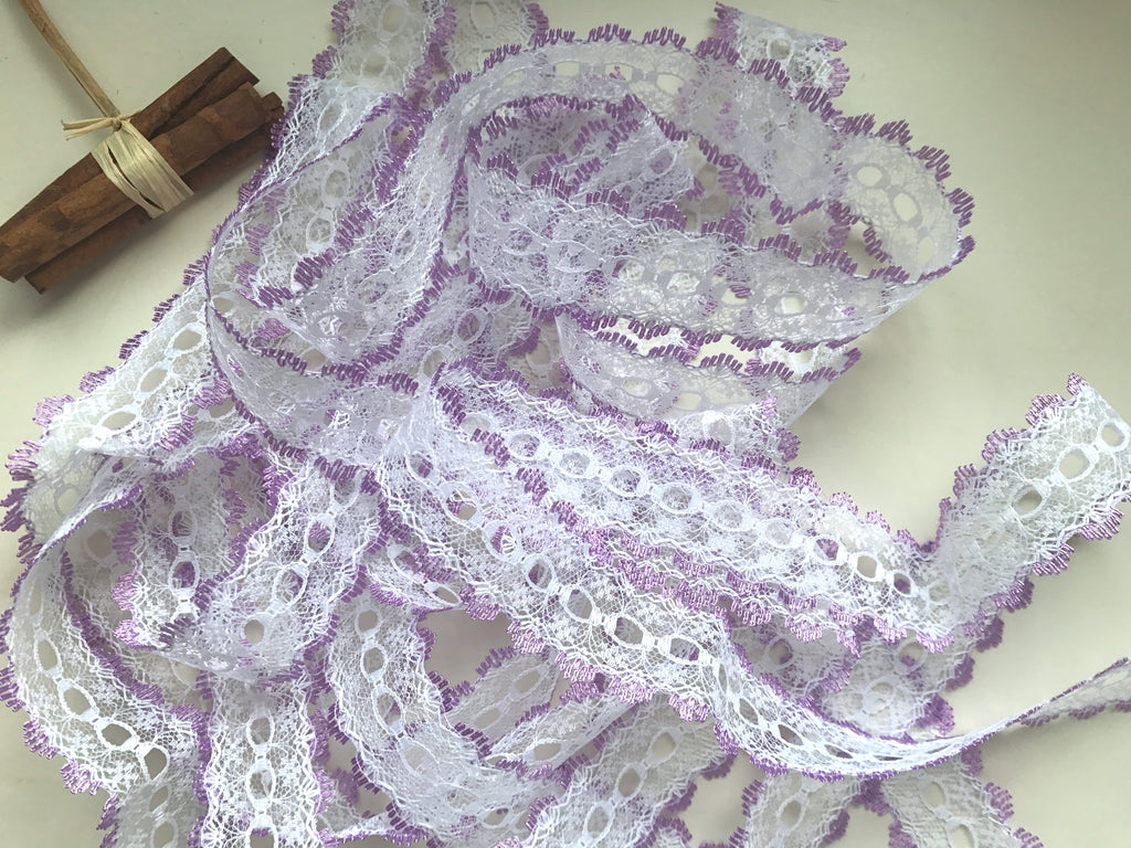 White/Lilac Eyelet Knitting Lace 35mm www.thelaceco.co.uk – The Lace Co.