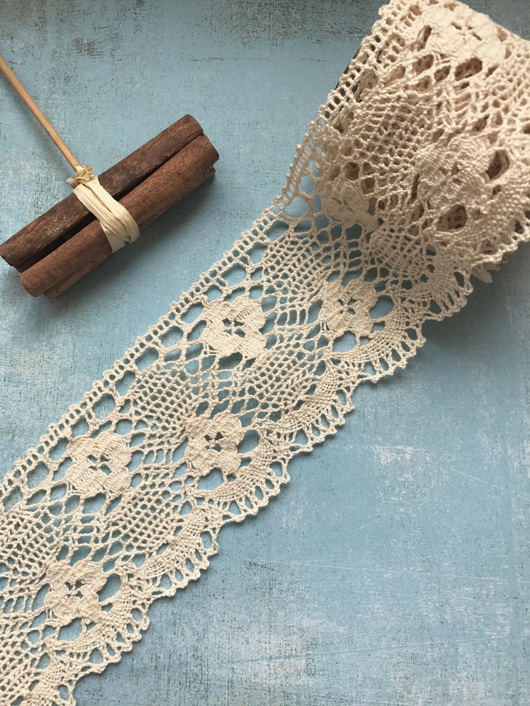 Ecru Lace Natural Cotton Cluny Nottingham 75 mm/3 www.thelaceco